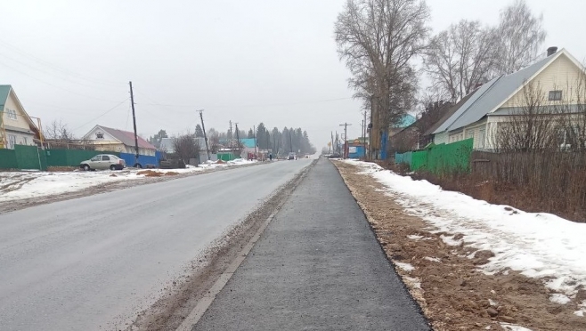 В посёлке Морки по просьбе местных жителей построили новый тротуар