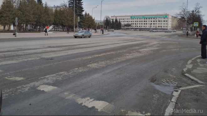 В центре Йошкар-Олы запретили парковать машины