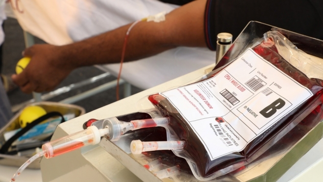 Станция переливания крови запасается кровью