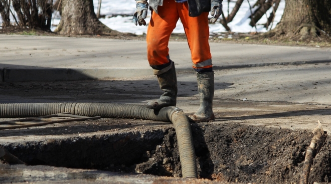 В Йошкар-Оле в частном секторе в «Тарханово» прорвало водопровод