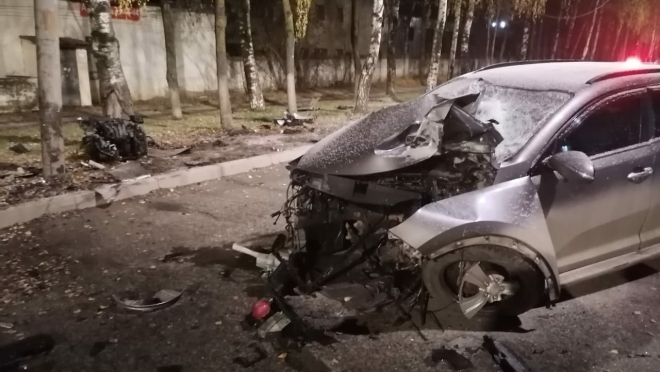 В Йошкар-Оле водитель иномарки врезался в ЛЭП