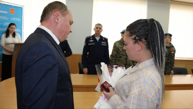 В Козьмодемьянске матери погибшего бойца вручили орден Мужества