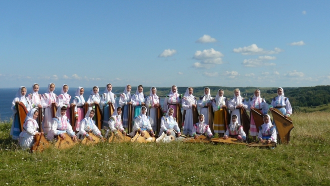 В Козьмодемьянск сегодня съехались около 200 гусляров