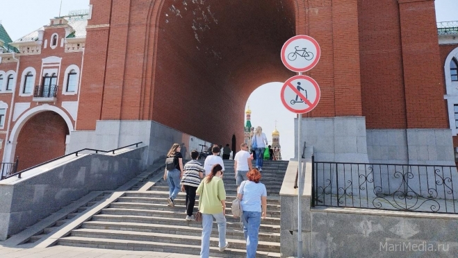 Перед Театральным мостом в Йошкар-Оле появились новые дорожные знаки