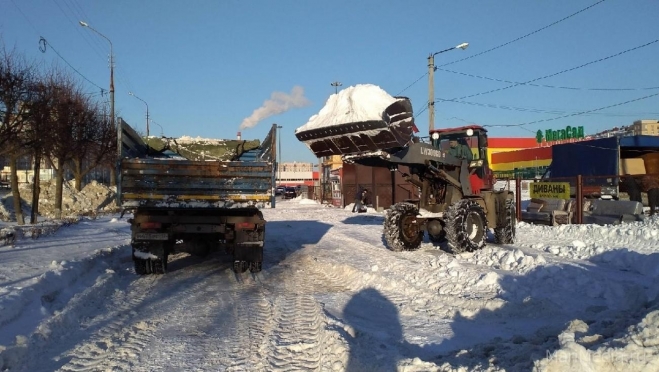 На дорогах Йошкар-Олы работает снегоуборочная техника