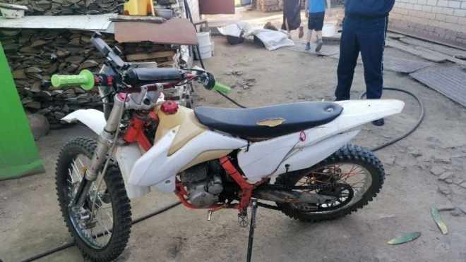 В Волжском районе молодой человек на мотоцикле попал в ДТП