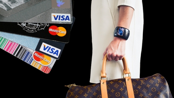 Полностью отказались от наличных денег 2% россиян