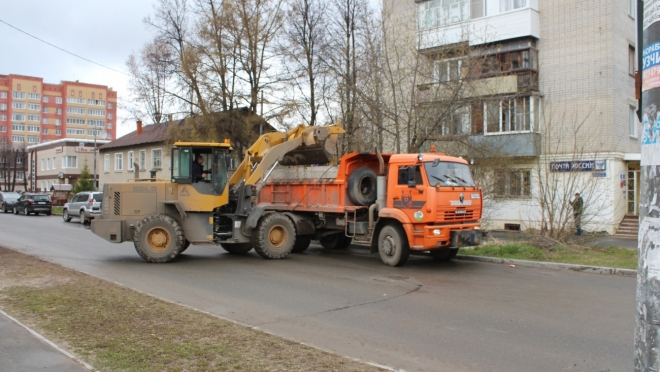 За сутки из Йошкар-Олы вывезено почти 130 тонн грязи и смёта