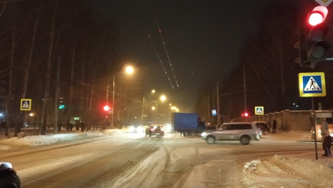 В Йошкар-Оле два 17-летних подростка попали в аварию по вине 18-летнего водителя