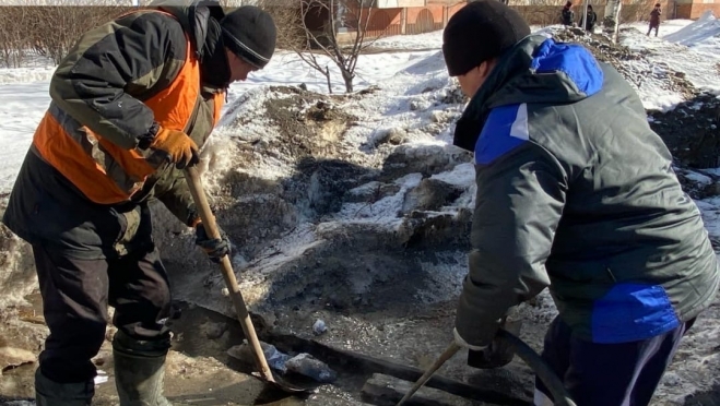 В Йошкар-Оле продолжаются работы по очистке колодцев ливнёвки