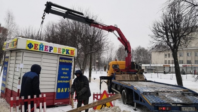 В Йошкар-Оле снесли ларёк около ДК им. В.И. Ленина