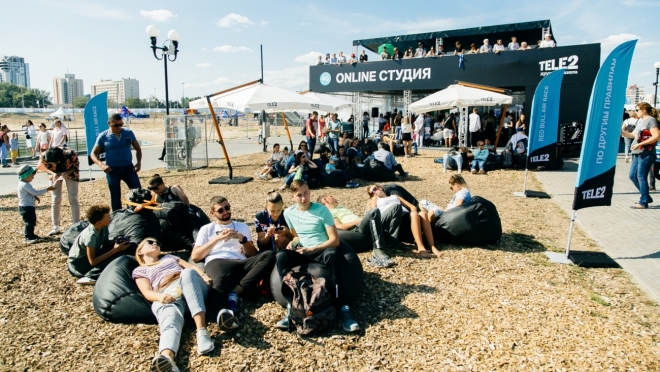 Tele2 приглашает на Red Bull Air Race