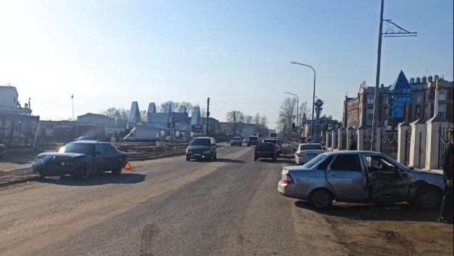 Водитель, со стажем управления ТС меньше месяца, спровоцировал ДТП