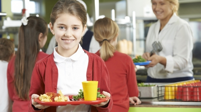 В Марий Эл проходит «горячая линия» по организации школьного питания