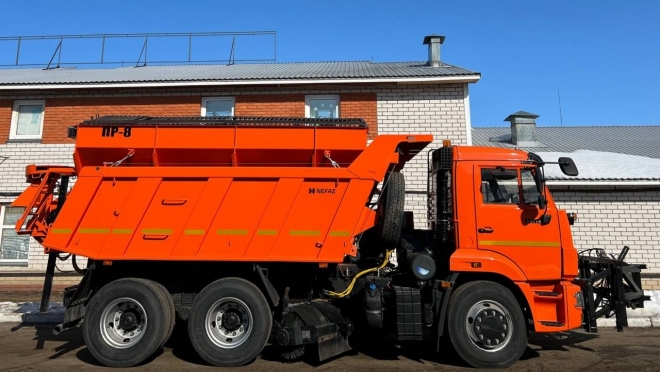 В Йошкар-Олу пригнали первую комбинированную дорожную машину для нужд города