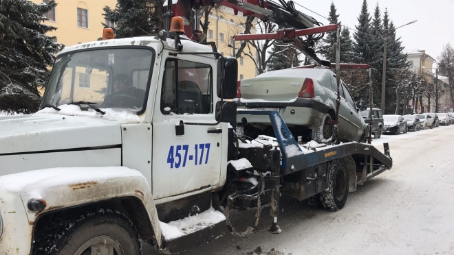 В Йошкар-Оле началась массовая эвакуация машин