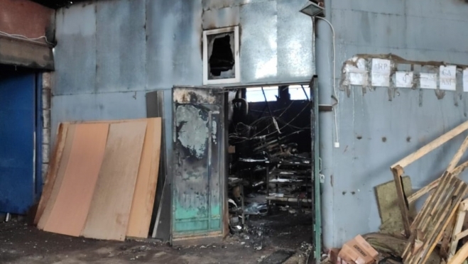 Сегодня ночью на Луначарского горел производственный цех