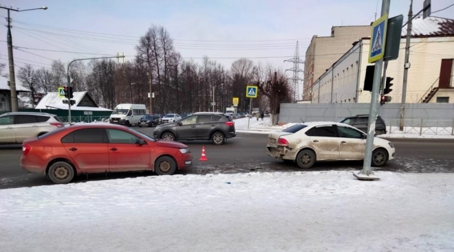 В Йошкар-Оле 32-летняя женщина после ДТП попала в больницу