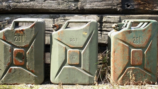 Йошкар-олинские студенты украли 15 литров бензина