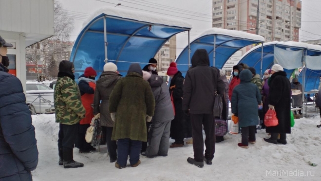 В «Сомбатхее» всем желающим раздают горячие обеды