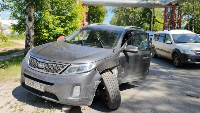 В Йошкар-Оле 47-летняя женщина-водитель Kia врезалась в BMW