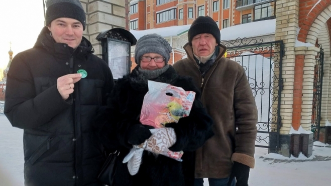 У храмов Йошкар-Олы дарили подарки нуждающимся