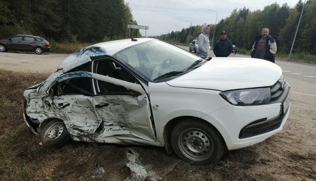 В Медведевском районе в ДТП пострадали водитель и пассажир
