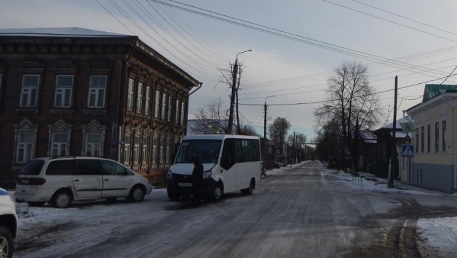 В Козьмодемьянске в ДТП попал микроавтобус
