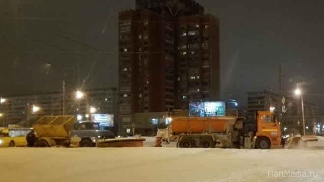 Снегоуборочную технику можно увидеть на улице Эшкинина