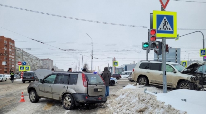В ДТП на перекрёстке Ленинского проспекта и улицы Кирова пострадал подросток