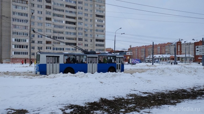 В Йошкар-Оле из-за припаркованных машин всё чаще меняют схемы движения троллейбусов