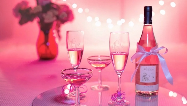 Качественное розовое вино можно приобрести в пределах 300 – 400 рублей