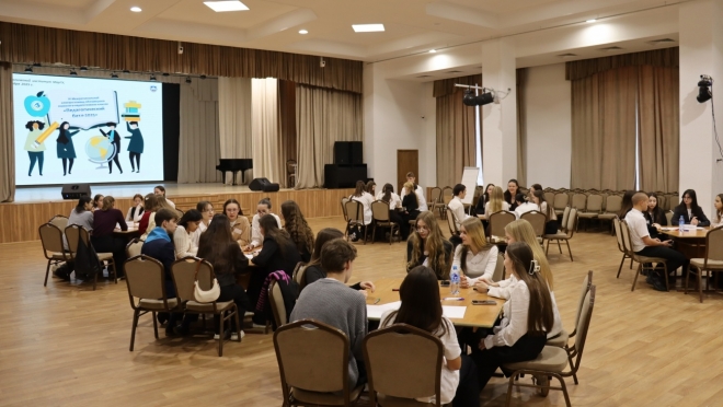 Будущие учителя Марий Эл и Чувашии схлестнулись в Педагогическом батле