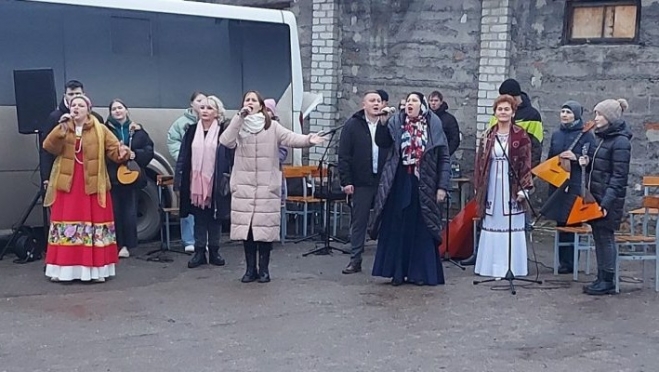 Артисты Марийской филармонии выступили для мобилизованных в Ульяновске
