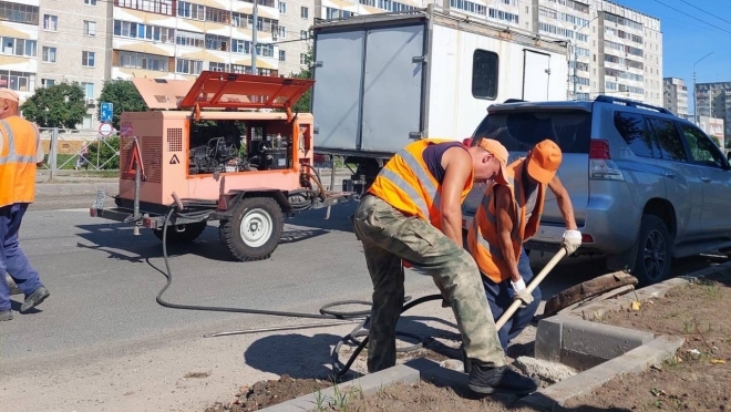 На Кирова в Йошкар-Оле ремонтируют колодцы ливневой канализации