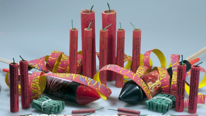 Пиротехнику предлагают продавать только совершеннолетним