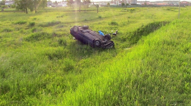 В Марий Эл машина с ребёнком перевернулись в кювет
