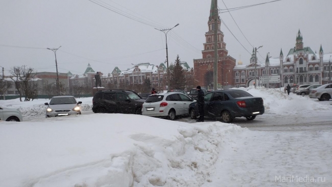 В Сомбатхее на бульваре Чавайна столкнулись три машины