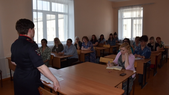 Педагогам колледжа культуры и искусств рассказали о подростковой преступности в Йошкар-Оле