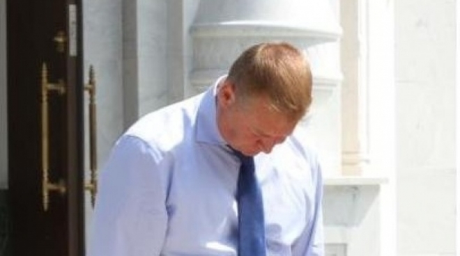 Леонида Маркелова хотели наказать за портрет Путина