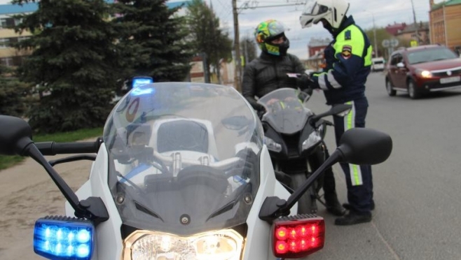 За две недели полицейские-мотоциклисты пресекли более полусотни нарушений