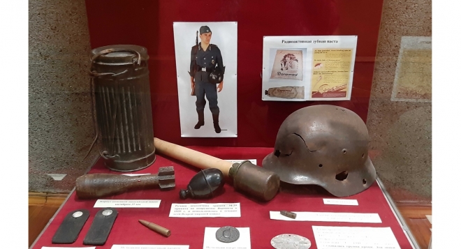 Идем искать ровесников следы