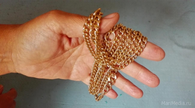 Грабитель по просьбе жертвы вернул ей золотой крестик