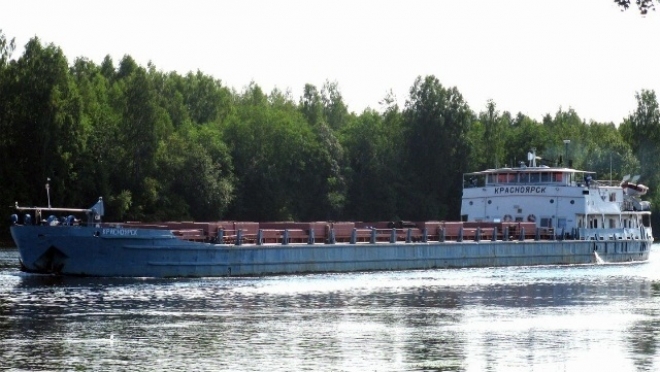 Сухогруз «Красноярск» сел на мель в акватории Козьмодемьянска