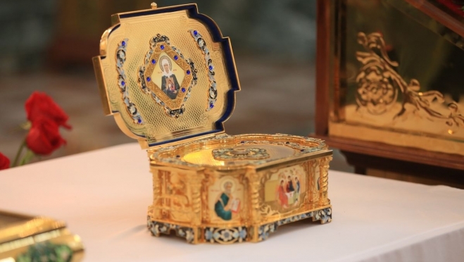 Мощи блаженной Матроны доставили в храм Серафима Саровского