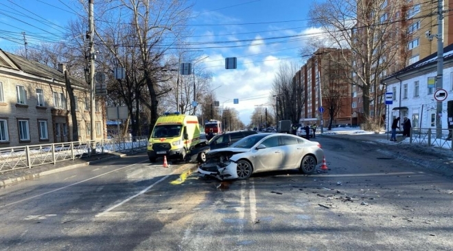 В Йошкар-Оле женщина с множественными травмами была госпитализирована после ДТП