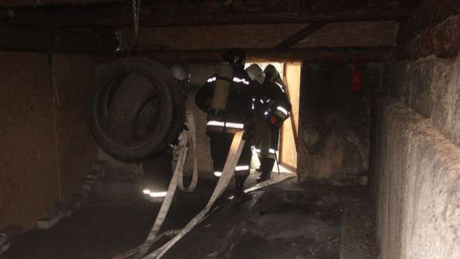 Тренировки марийских спасателей прошли в теплодымокамере