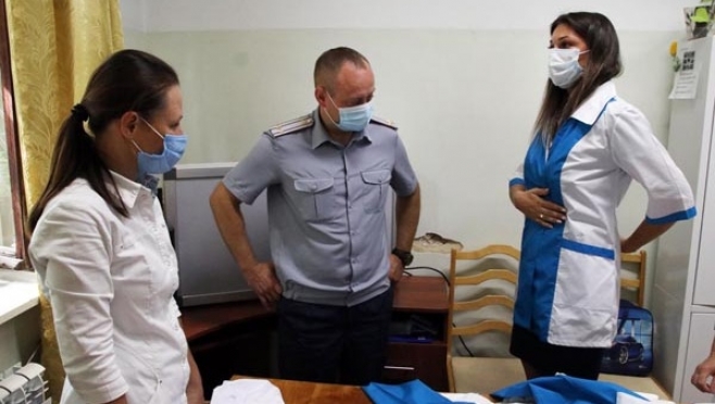 Медработники противотуберкулезного диспансера будут носить спецодежду «из-за решетки»