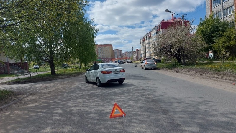 На улице Васильева в Йошкар-Оле столкнулись две иномарки