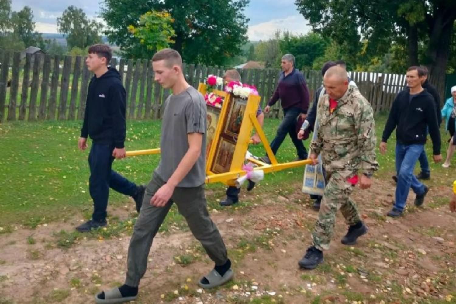 В Горномарийском благочинии прошёл малый крестный ход